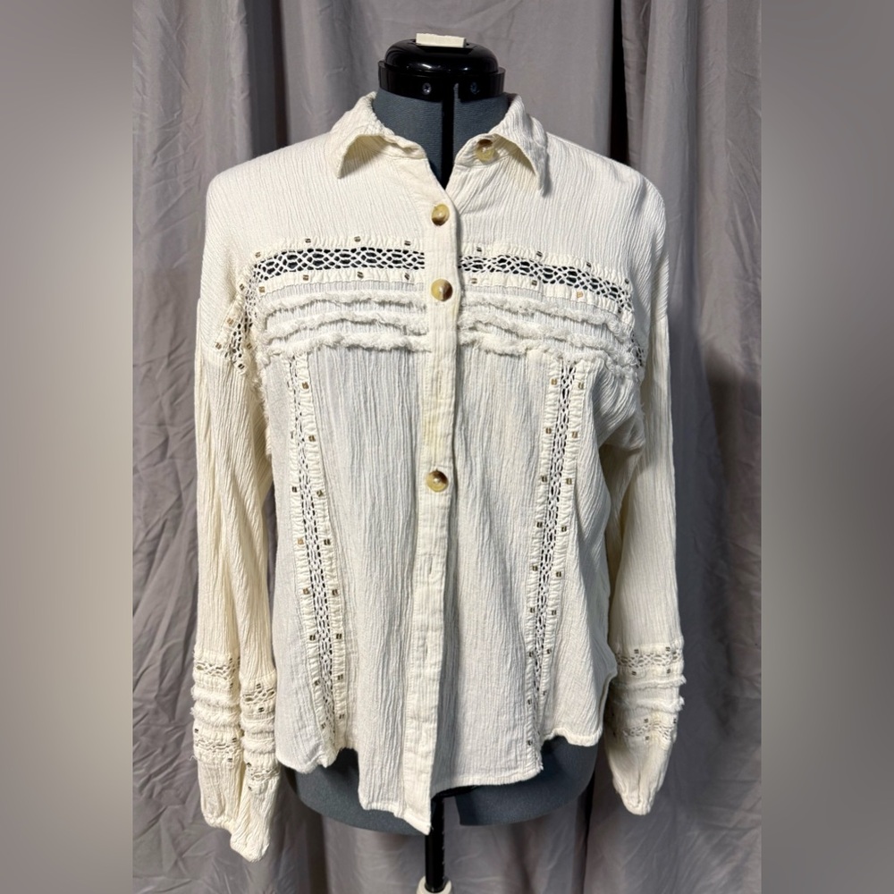 *FREE PEOPLE Crepe/Cotton Women's Cream Button-Up Top